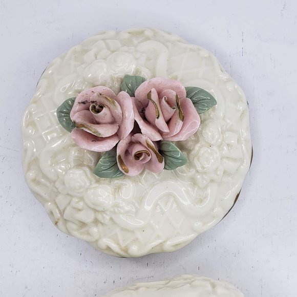 Porcelain Embossed Trinket Box Lidded Roses - Picture 8 of 8